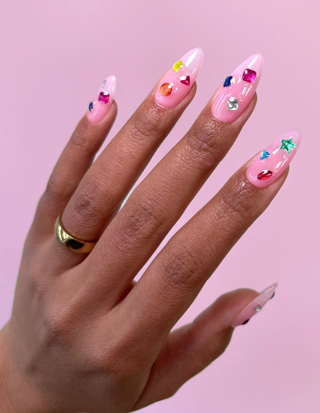 90s Nails Come Back in Style